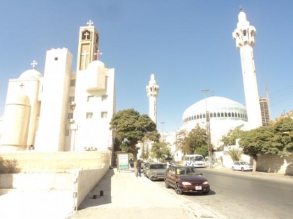 اغلاق المساجد والكنائس لمدة أسبوعين