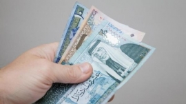 مدعي عام عمان يوقيف سائق تكسي حقيبة المليون وشخص آخر بتهمة الاحتيال