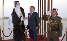 الملك يبحث في اتصال هاتفي مع أمير قطر العلاقات الثنائية