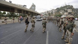 الجيش اللبناني يبدأ بفتح الطرق الرئيسية مع استمرار الاحتجاجات