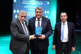 "العربي الاسلامي" يقدم جوائز للفائزين بالمسابقات الرمضانية في الجامعة الأردنية