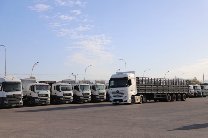 الأردن يُسير أكبر قافلة مساعدات برية لغزة تضم 105 شاحنات مواد غذائية